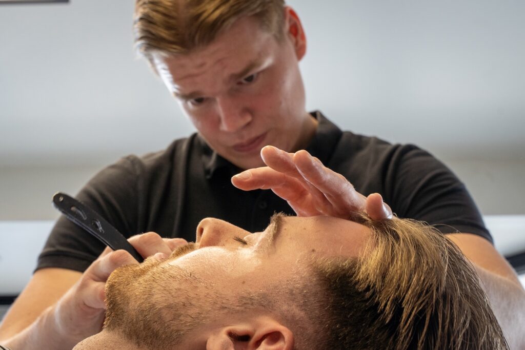 Instagram post from barber_olle. This post is in position 9.